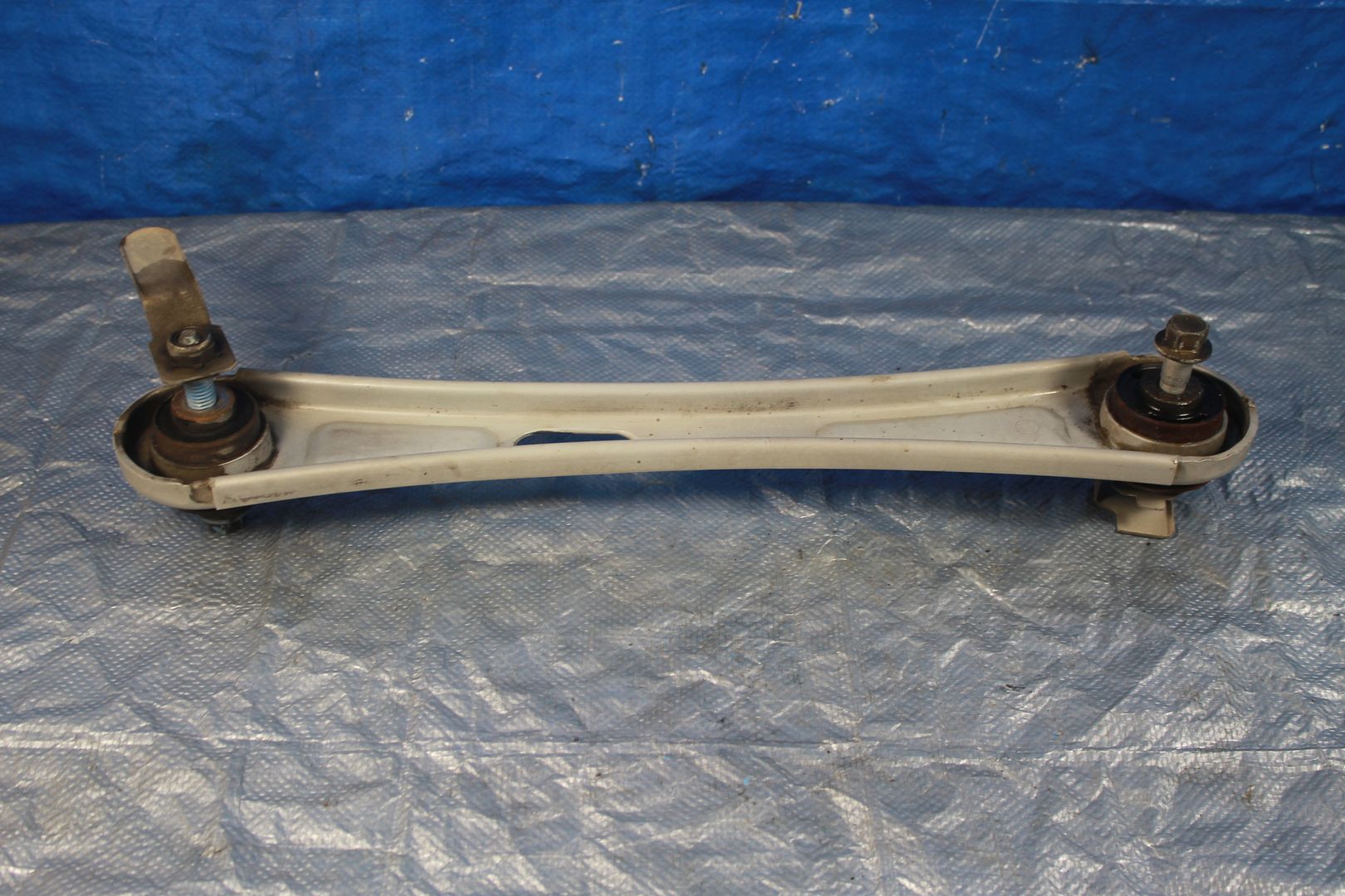 1114 FORD MUSTANG GT OEM DRIVERS LEFT LH REAR TRAILING ARM ASSEMBLY